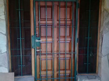 Casa en venta - 3 dormitorios 1 baño - 280mts2 - Burzaco