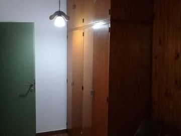 Casa en venta - 3 dormitorios 1 baño - 280mts2 - Burzaco