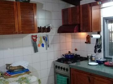 Casa en venta - 3 dormitorios 1 baño - 280mts2 - Burzaco