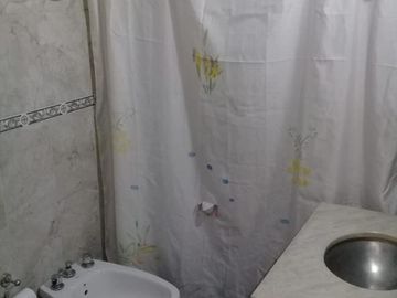 Casa en venta - 3 dormitorios 1 baño - 280mts2 - Burzaco