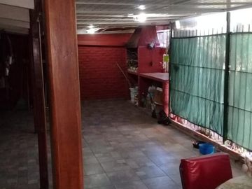 Casa en venta - 3 dormitorios 1 baño - 280mts2 - Burzaco