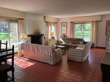 Venta encantadora Casa  quinta en Salvador Maria-Lobos