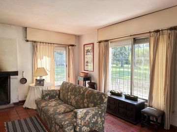 Venta encantadora Casa  quinta en Salvador Maria-Lobos