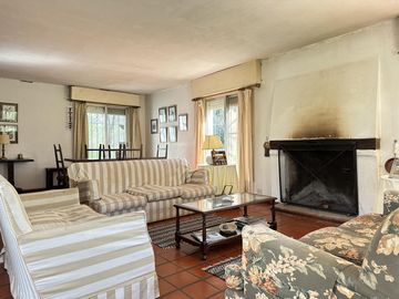 Venta encantadora Casa  quinta en Salvador Maria-Lobos