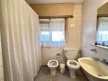 Venta encantadora Casa  quinta en Salvador Maria-Lobos