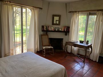 Venta encantadora Casa  quinta en Salvador Maria-Lobos
