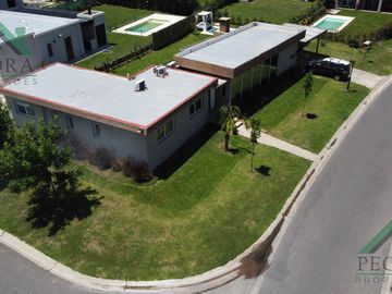 Casa - Barrio Santa Elena - Pilar del Este - Lote 303
