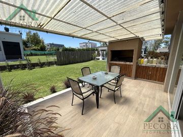 Casa - Barrio Santa Elena - Pilar del Este - Lote 303