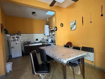 SANTILLI- ENRIQUE MUIÑO 218 - Banfield Este
