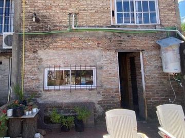Casa en venta - 3 Dormitorios 3 Baños - 220Mts2 - San Miguel
