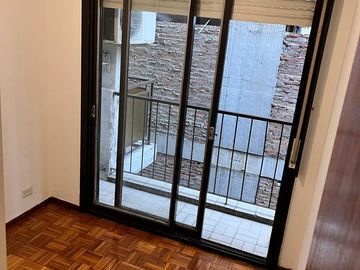 Semipiso 3 Ambientes con Doble Balcón en Piso Alto! Zona Colegiales!