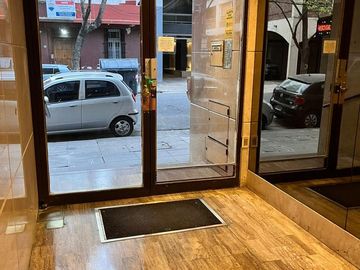 Semipiso 3 Ambientes con Doble Balcón en Piso Alto! Zona Colegiales!