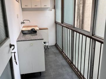Semipiso 3 Ambientes con Doble Balcón en Piso Alto! Zona Colegiales!