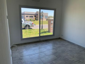 Casa en venta Barrio San Ramón Lote int. 3 dorm. Ppal. en Suite. Pilar del Este