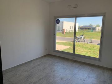 Casa en venta Barrio San Ramón Lote int. 3 dorm. Ppal. en Suite. Pilar del Este