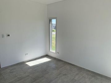 Casa en venta Barrio San Ramón Lote int. 3 dorm. Ppal. en Suite. Pilar del Este