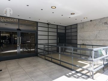 Monoambiente reciclado a estrenar en Retiro con baulera