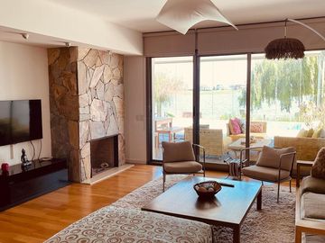 Casa en el Barrio La Isla. Nordelta