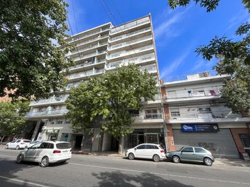 2 dormitorios con cochera y cocina separada