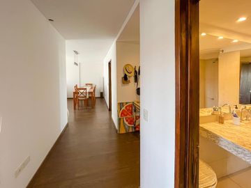 2 dormitorios con cochera y cocina separada
