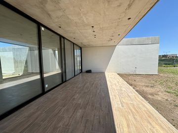 VENTA CASA SAN SEBASTIAN AREA 10 - 4 AMBIENTES