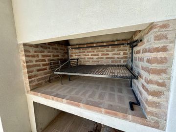 VENTA CASA SAN SEBASTIAN AREA 10 - 4 AMBIENTES