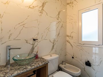 casa a estrenar a la venta en lujan Everlinks uf 210