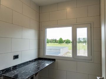 casa a estrenar a la venta en lujan Everlinks uf 210