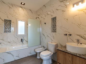 casa a estrenar a la venta en lujan Everlinks uf 210