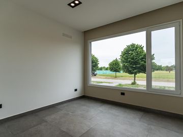 casa a estrenar a la venta en lujan Everlinks uf 210