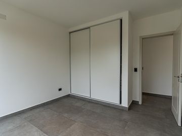 casa a estrenar a la venta en lujan Everlinks uf 210