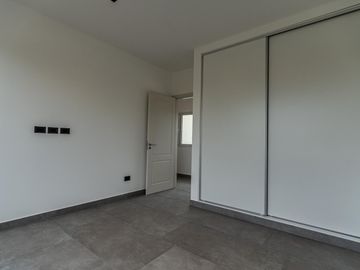 casa a estrenar a la venta en lujan Everlinks uf 210