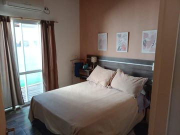 Casa en venta - 3 Dormitorios 3 Baños - 330Mts2 -  La Plata