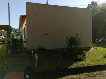 Casa en venta - 3 Dormitorios 3 Baños - 330Mts2 -  La Plata