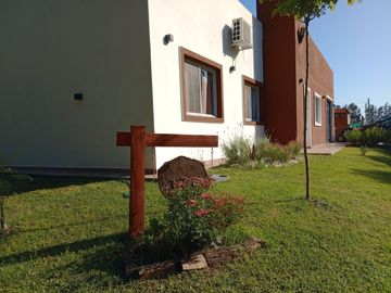 Casa en venta - 3 Dormitorios 3 Baños - 330Mts2 -  La Plata