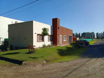 Casa en venta - 3 Dormitorios 3 Baños - 330Mts2 -  La Plata