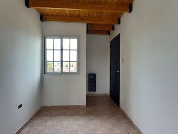 Venta Departamento 4 ambientes con balcón al frente en Quilmes. Se aceptan permutas!