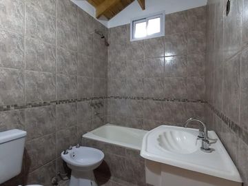 Venta Departamento 4 ambientes con balcón al frente en Quilmes. Se aceptan permutas!