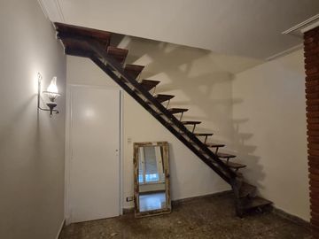 Casa  uso comercial 160m2. San Isidro