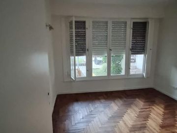 Casa  uso comercial 160m2. San Isidro
