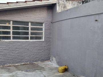 Casa  uso comercial 160m2. San Isidro