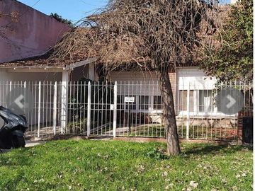 Casa  uso comercial 160m2. San Isidro