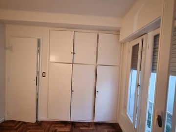 Casa  uso comercial 160m2. San Isidro