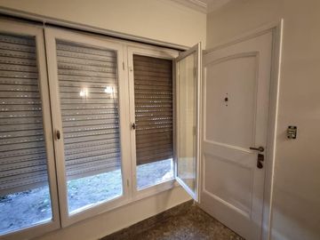 Casa  uso comercial 160m2. San Isidro