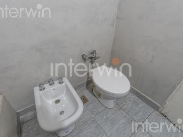 Departamento de 3 ambientes   dependencias de servicio - Flores - VENTA