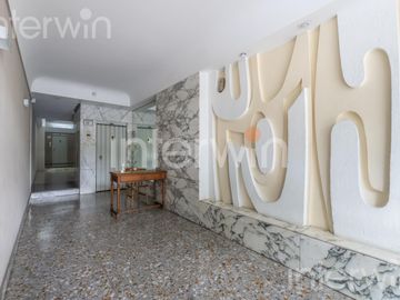 Departamento de 3 ambientes   dependencias de servicio - Flores - VENTA