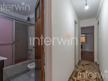 Departamento de 3 ambientes   dependencias de servicio - Flores - VENTA