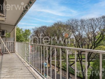 Departamento de 3 ambientes   dependencias de servicio - Flores - VENTA