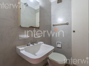 Departamento de 3 ambientes   dependencias de servicio - Flores - VENTA