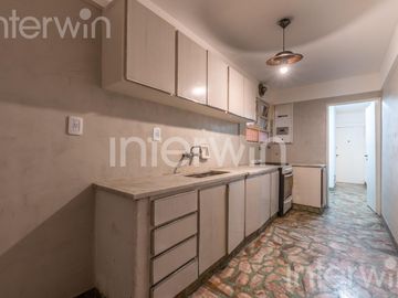 Departamento de 3 ambientes   dependencias de servicio - Flores - VENTA